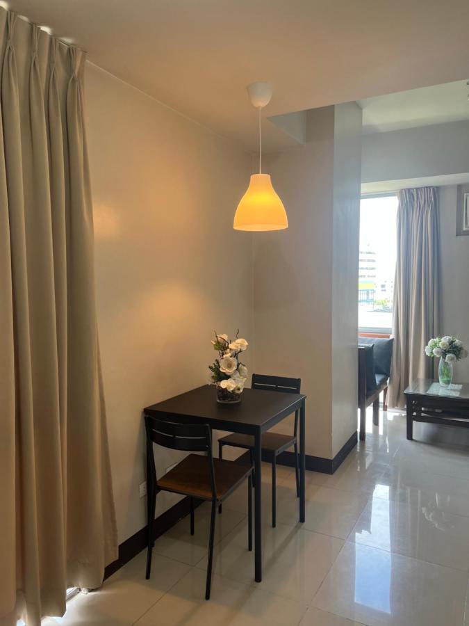 Manhattan Heights Tower D Aparthotel มะนิลา ภายนอก รูปภาพ
